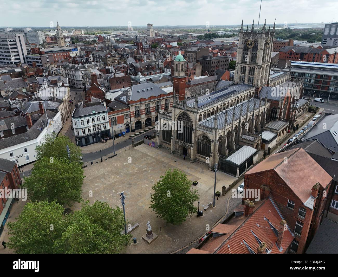 areal Views of Hull Minster ist eine anglikanische Kirche im Zentrum von Hull. Die Kirche hieß Holy Trinity Church. East Riding of Yorkshire, England Stockfoto