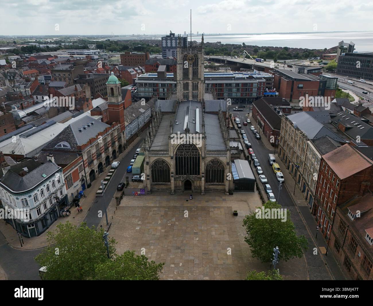 areal Views of Hull Minster ist eine anglikanische Kirche im Zentrum von Hull. Die Kirche hieß Holy Trinity Church. East Riding of Yorkshire, England Stockfoto