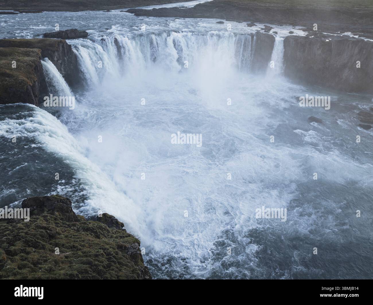 Wasserfall in island aus der Vogelperspektive Stockfoto