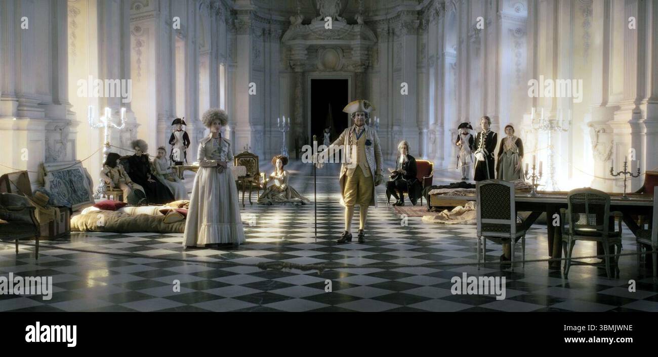 Die Flut (französisch: Le déluge) ist ein historisches Drama von Gianluca Jodice aus dem Jahr 2024 aus einem Drehbuch von Jodice und Filippo Gravino. Die Hauptrollen des Films sind Guillaume Canet und Mélanie Laurent als Louis XVI. Und Marie Antoinette am Ende ihrer Regierungszeit. Stockfoto