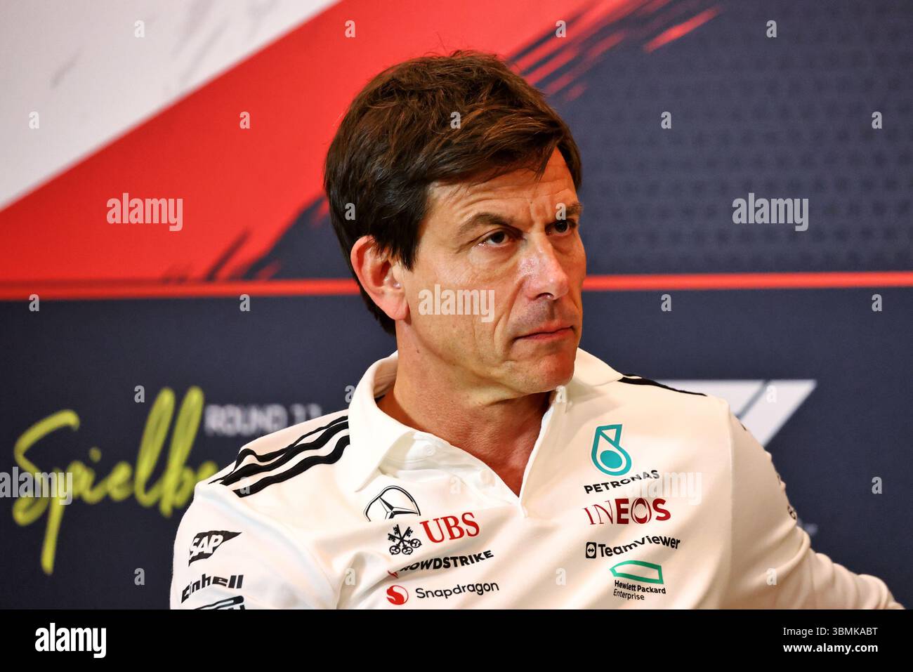 Spielberg, Österreich. Juni 2025. Toto Wolff (GER) Mercedes AMG F1 Aktionär und Executive Director in der FIA Pressekonferenz. 27.06.2025. Formel-1-Weltmeisterschaft, Rd 11, Großer Preis Von Österreich, Spielberg, Österreich, Übungstag. Das Foto sollte lauten: XPB/Alamy Live News. Stockfoto