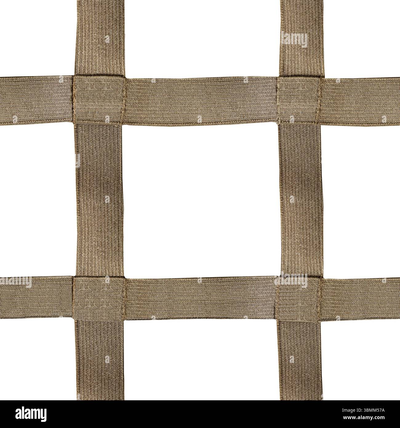Isolierte nahtlose 4k-Textur des khakifarbenen Militär-synthetischen Gewebeband-Netzgitters auf weißem Hintergrund. Stockfoto