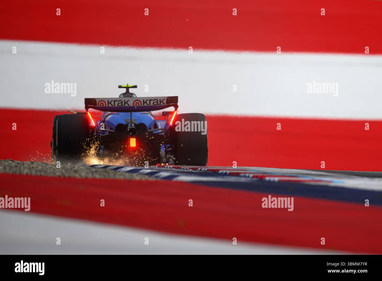 Spielberg, Österreich. Juni 2025. Der Williams F1-Wagen wurde in Kurve 9 während des Free Practice 2 der MSC CRUISES AUSTRIAN GP 2025 auf dem Red Bull Ring in Spielberg (Steiermark, Österreich), der 11. Runde der FIA F1 Weltmeisterschaft 2025, von hinten genommen. Quelle: Riccardo Righetti/Alamy Live News Stockfoto