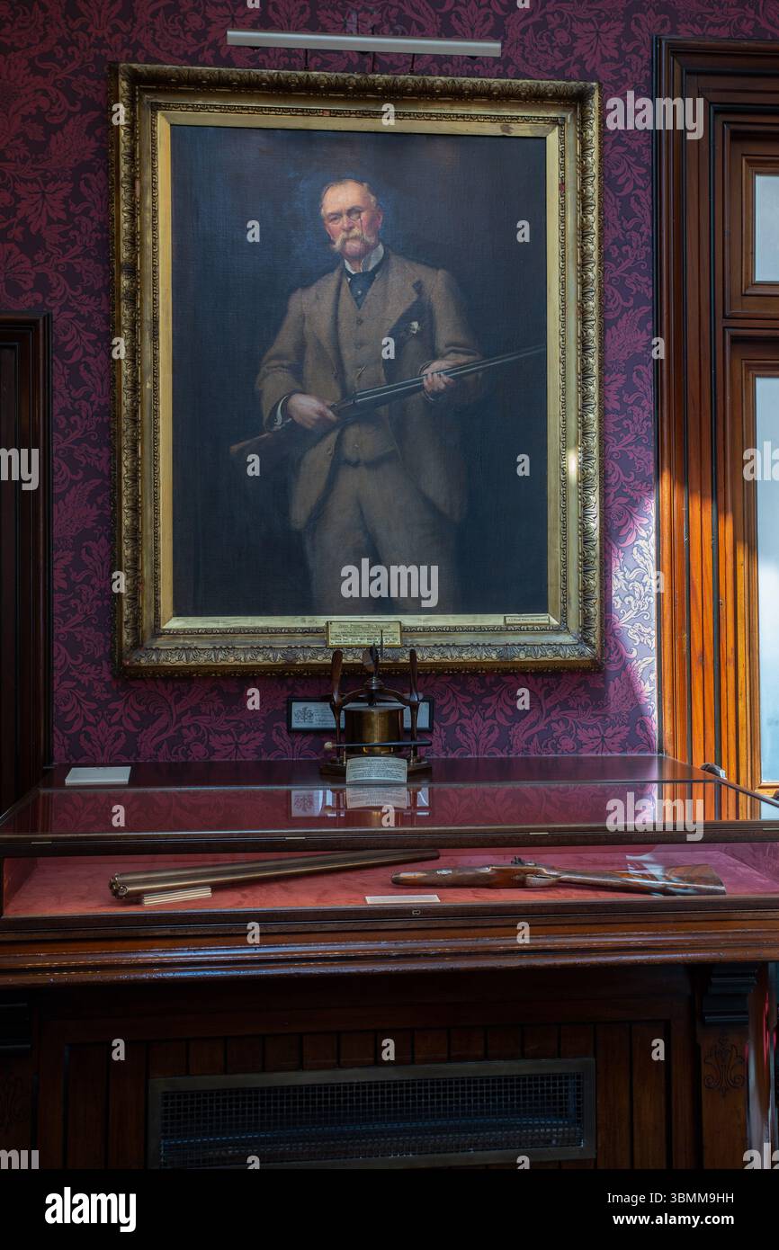 Purdey & Sons wurde 1814 gegründet, um Sportgewehre und -Gewehre sowie luxuriöse Kleidung und Accessoires zu kreieren. Stockfoto