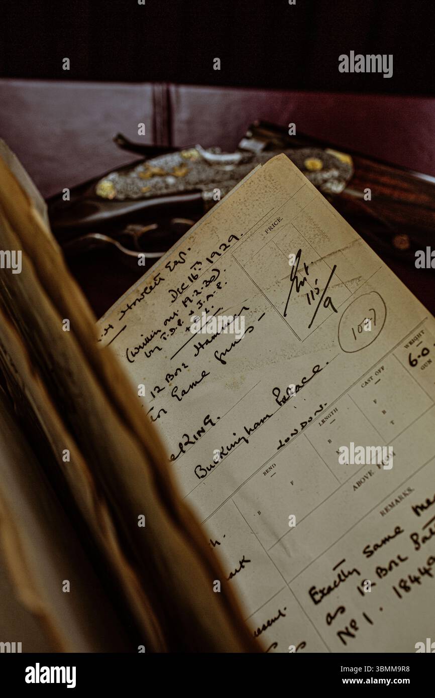 Purdey & Sons wurde 1814 gegründet, um Sportgewehre und -Gewehre sowie luxuriöse Kleidung und Accessoires zu kreieren. Stockfoto