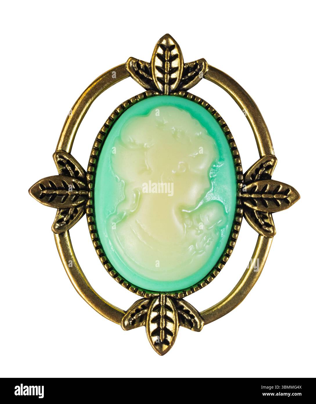 Isoliertes Foto des Bronze- und Steinkameo-Anhängers auf weißem Hintergrund. Stockfoto