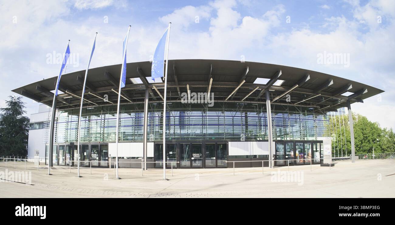 Bonn, Deutschland 06. September 2024: Eines der Gebäude des Weltkonferenzzentrums bonn im ehemaligen Regierungsbezirk Stockfoto