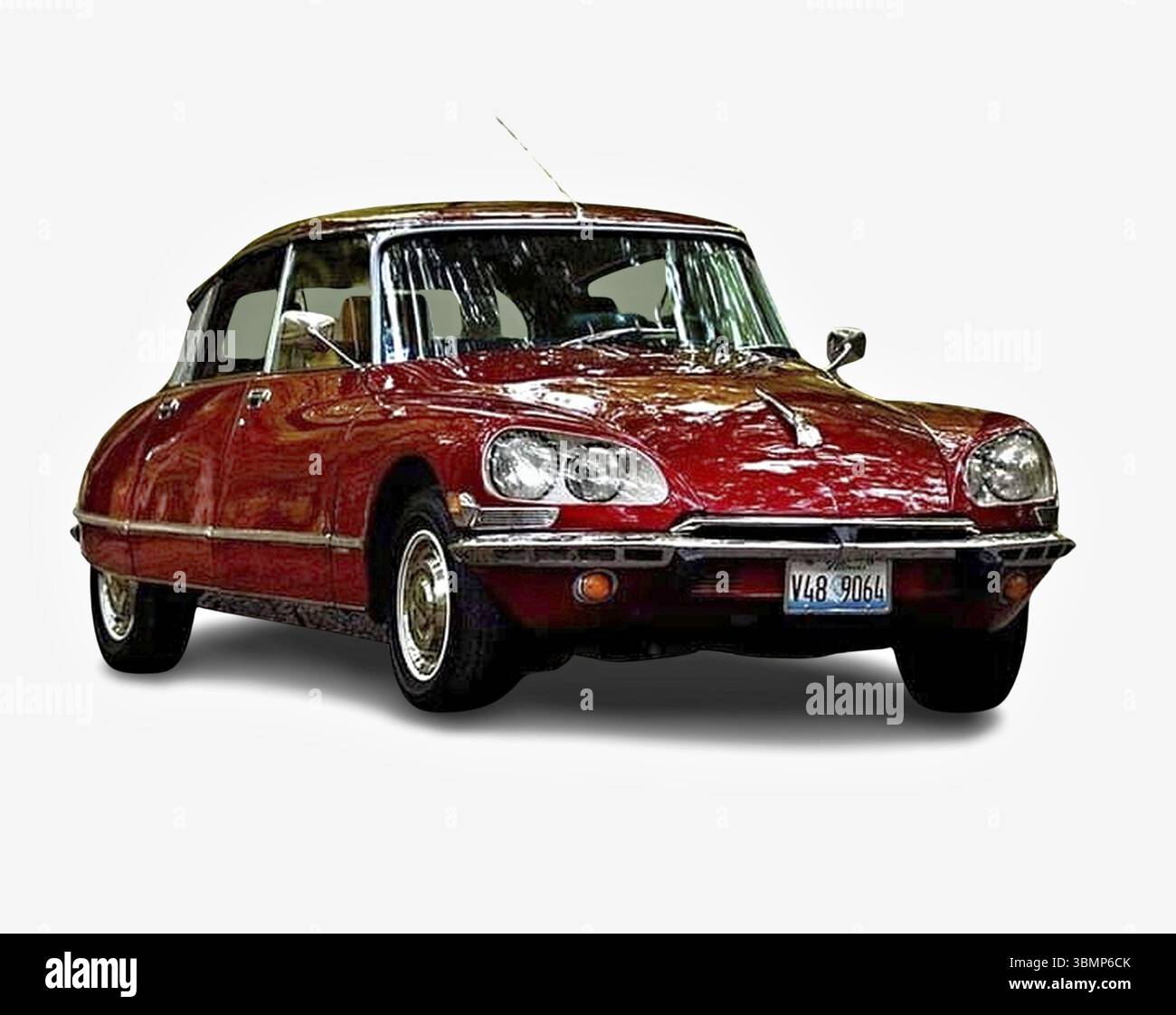 Klassischer Citroen DS-Wagen mit aerodynamischem Design und roter Farbe Stockfoto