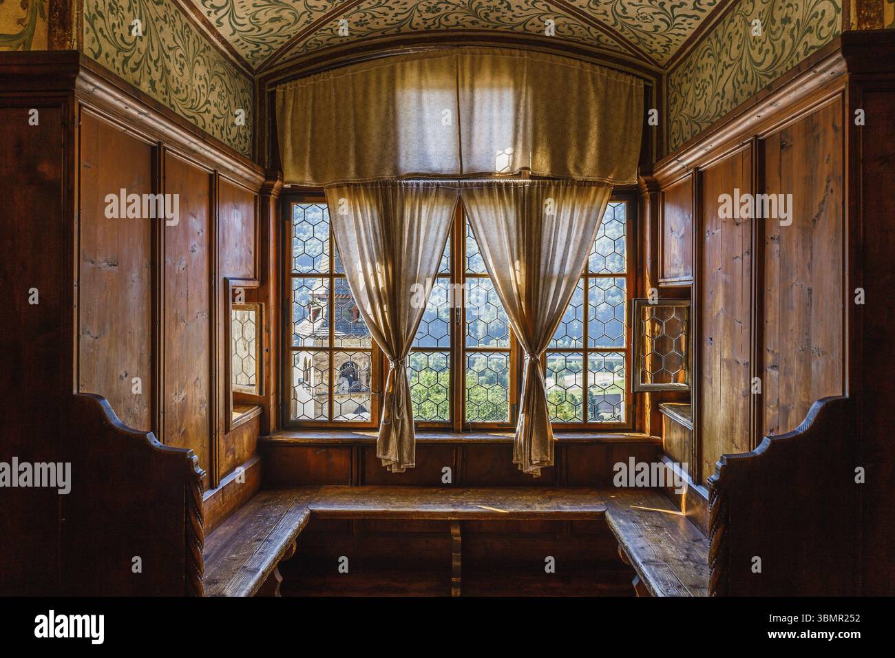 Rittersaal im mittelalterlichen Schloss Orava. Oravsky Podzamok, Slowakei, 21. Juli 2022, Europa Stockfoto