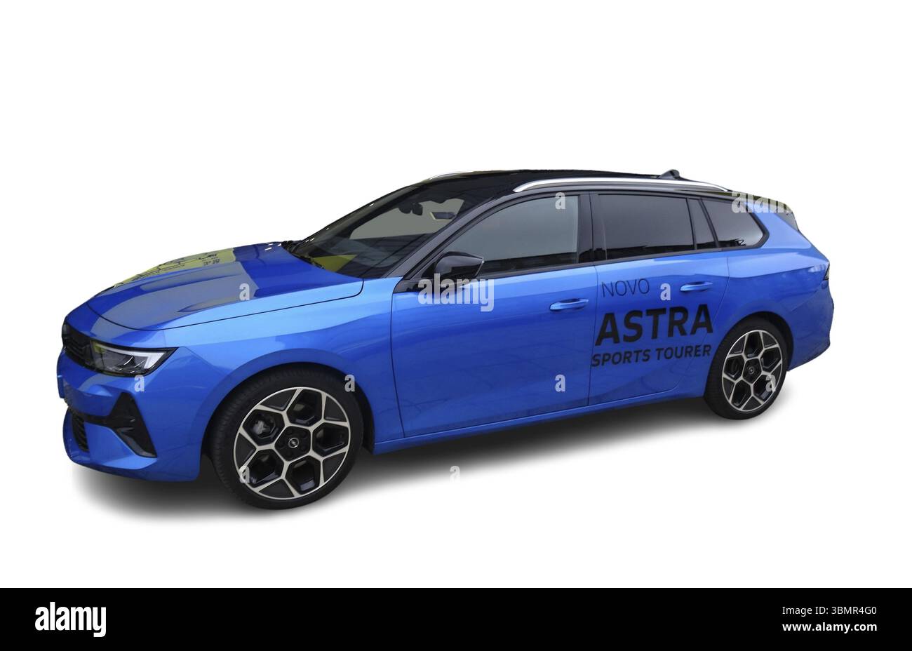 Moderner Kombi Opel Astra Sports Tourer mit elegantem Design und dynamischer Linienführung Stockfoto