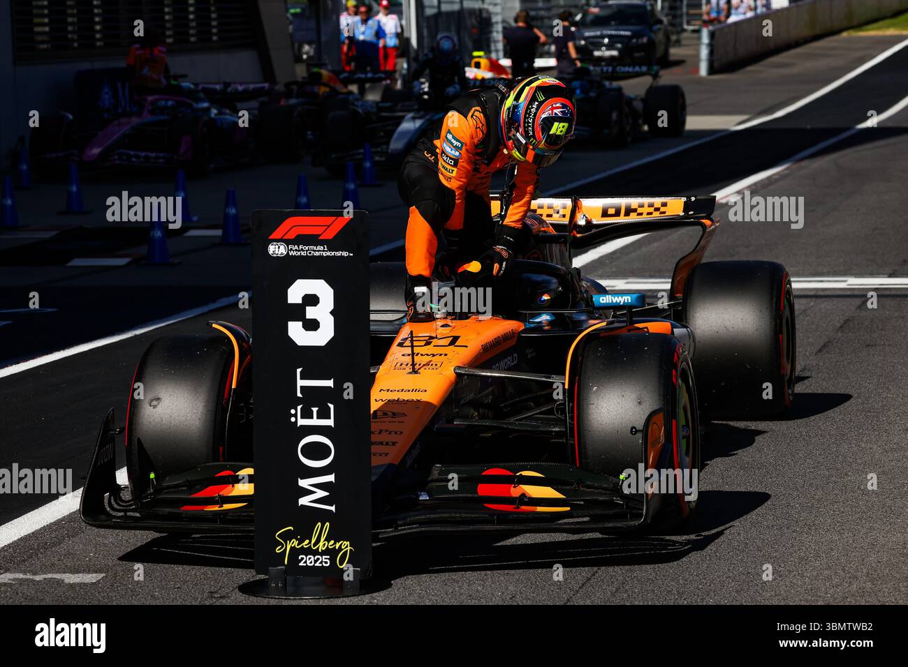PIASTRI Oscar (aus), McLaren F1 Team MCL39, Porträt während des Formel 1 MSC Cruises Austrian Grand Prix 2025, 11. Runde der FIA Formel 1 Weltmeisterschaft 2025 vom 27. Bis 29. Juni 2025 auf dem Red Bull Ring in Spielberg, Österreich Stockfoto
