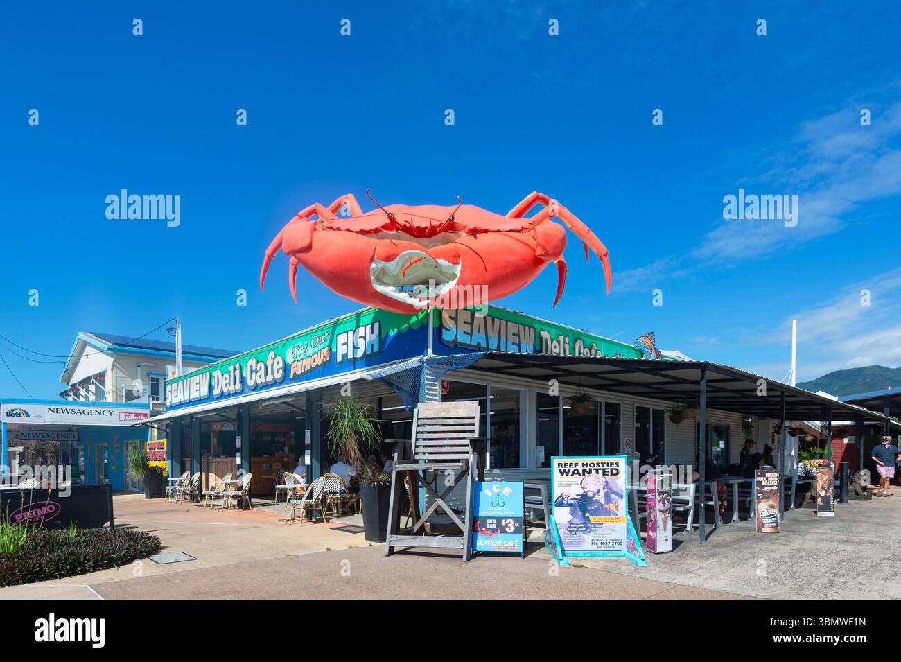 Die Big Mud Crab in Cardwell ist eine berühmte Big Thing an der Cassowary Coast, Queensland, FNQ, QLD, Australien Stockfoto