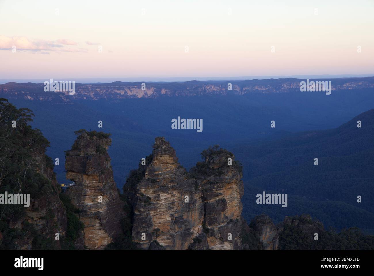 Sydney Harbour Views, Blue Mountains Wildnis und Melbourne City Lichter im Juni 2025. Stockfoto