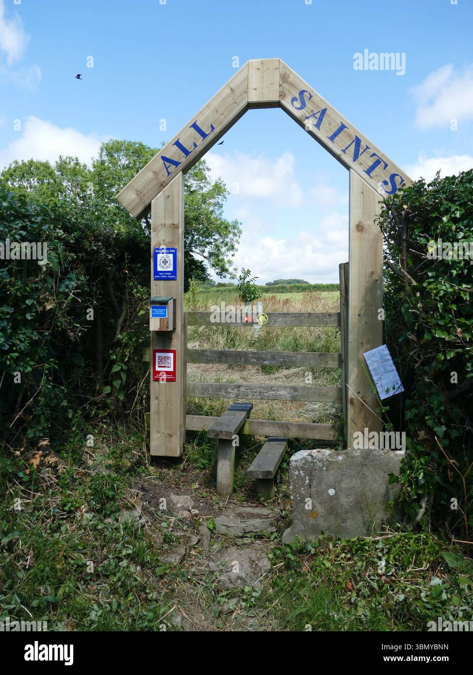 Holzstile auf dem Stourton Caundle Stile Trail Stockfoto