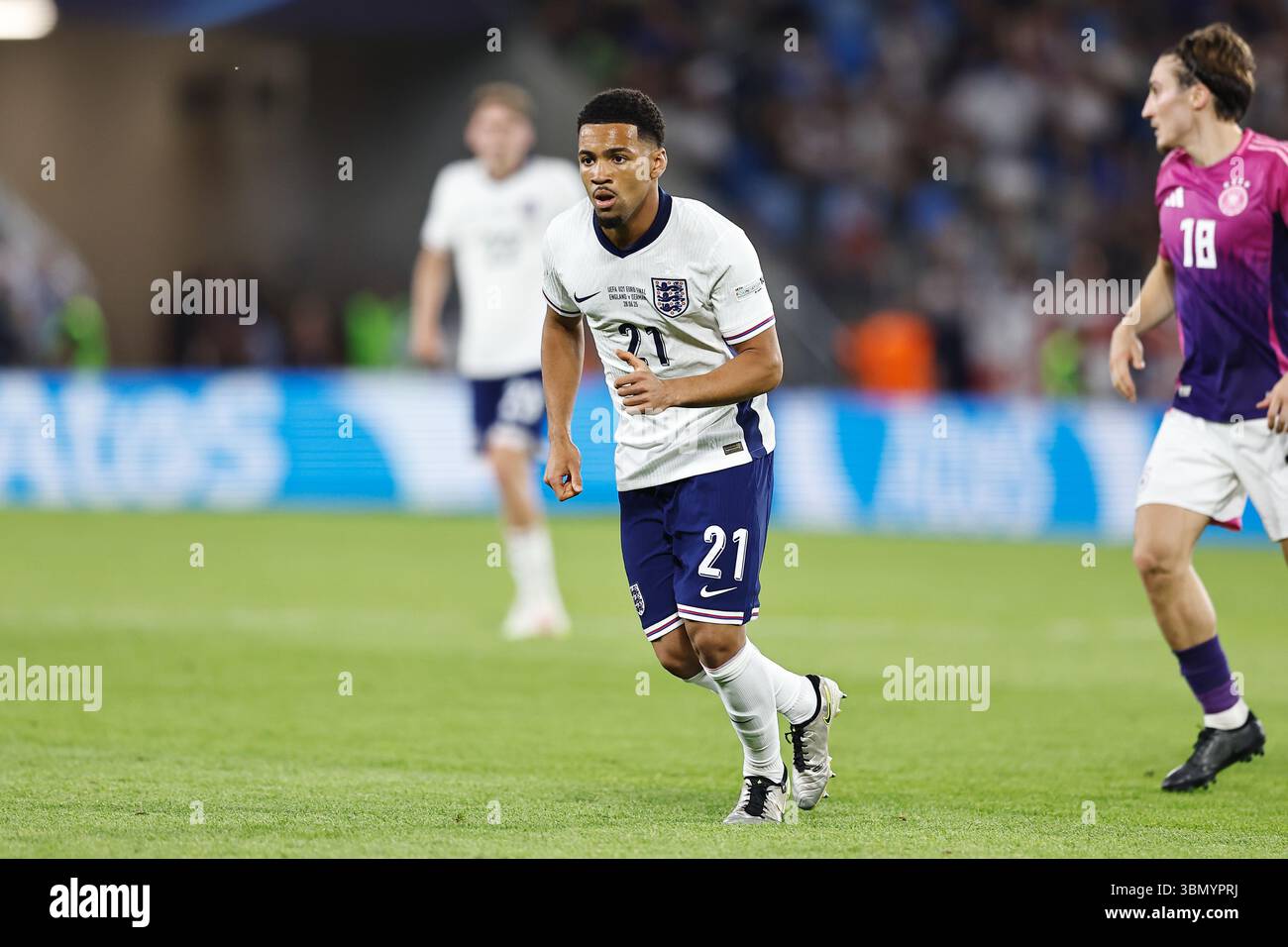 Bratislava, Slowakei. Juni 2025. Ethan Nwaneri (eng) Fußball/Fußball : UEFA-U21-Europameisterschaft 2025 Slowakei Finalspiel zwischen U21 England 3-2 U21 Deutschland im Nationalfußballstadion in Bratislava, Slowakei. Quelle: Mutsu Kawamori/AFLO/Alamy Live News Stockfoto