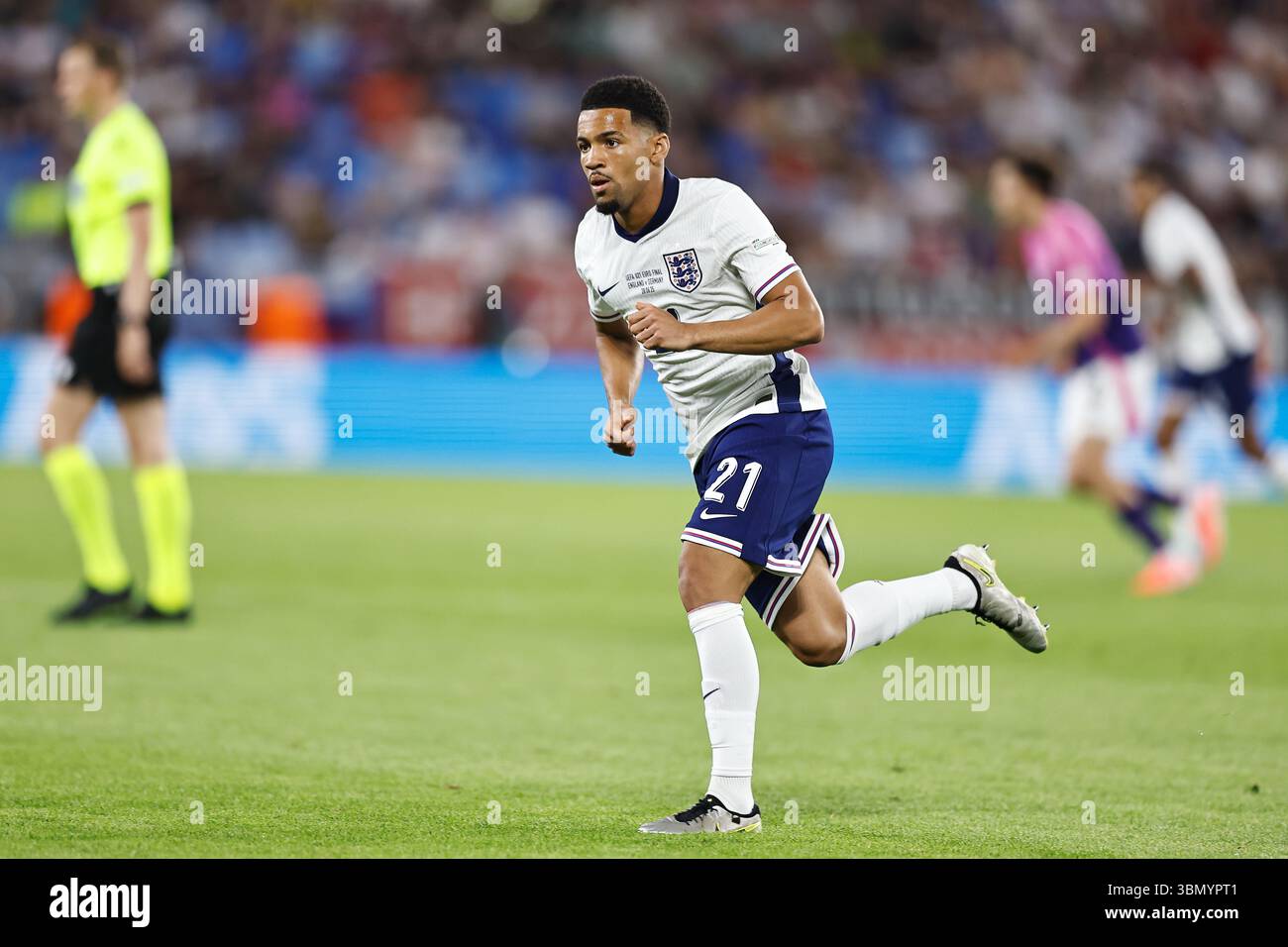 Bratislava, Slowakei. Juni 2025. Ethan Nwaneri (eng) Fußball/Fußball : UEFA-U21-Europameisterschaft 2025 Slowakei Finalspiel zwischen U21 England 3-2 U21 Deutschland im Nationalfußballstadion in Bratislava, Slowakei. Quelle: Mutsu Kawamori/AFLO/Alamy Live News Stockfoto