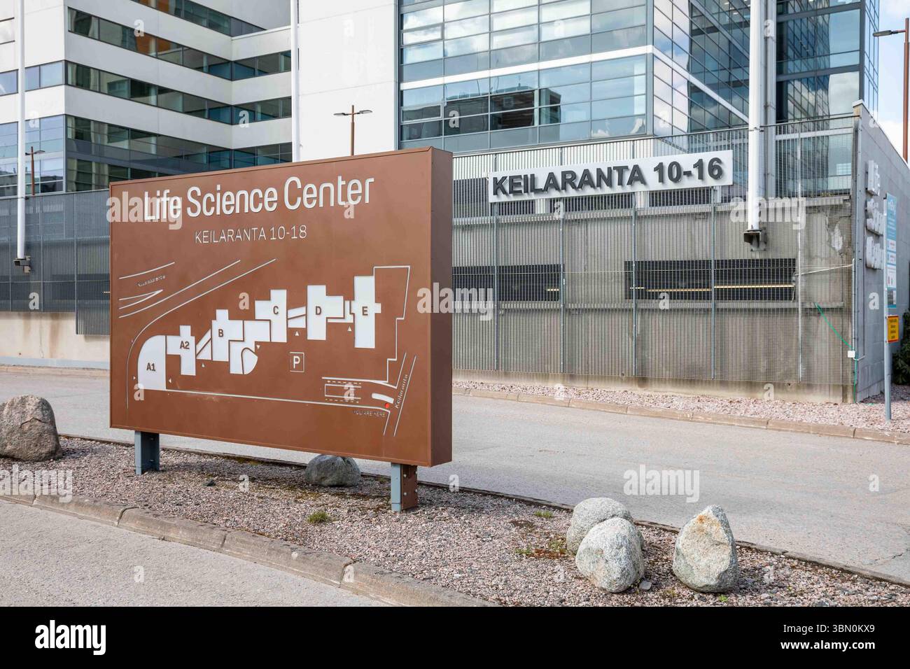 Schild des Life Science Center in Keilaranta 10-18 im Bezirk Keilaniemi in Espoo, Finnland Stockfoto