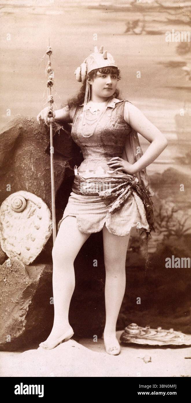 Porträt von Marie Dubois, Schauspielerin, verkleidet von Nadar (Gaspard-Félix Tournachon) im Jahr 1878 Stockfoto