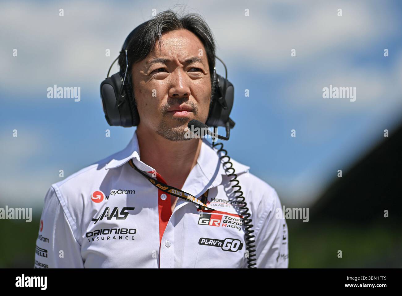 SPIELBERG, ÖSTERREICH - 29. JUNI: Ayao Komatsu aus Japan und MoneyGram Haas F1 Team am 29. Juni 2025 in Spielberg, Österreich, beim Formel 1 Grand Prix von Österreich auf dem Red Bull Ring Circuit. (Foto: Vince Mignott/Alamy Live News) Stockfoto