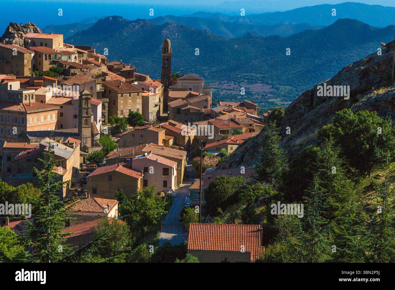 FRANKREICH. HAUTE-CORSE (2B) REGION BALAGNE. SPELONCATO DORF Stockfoto