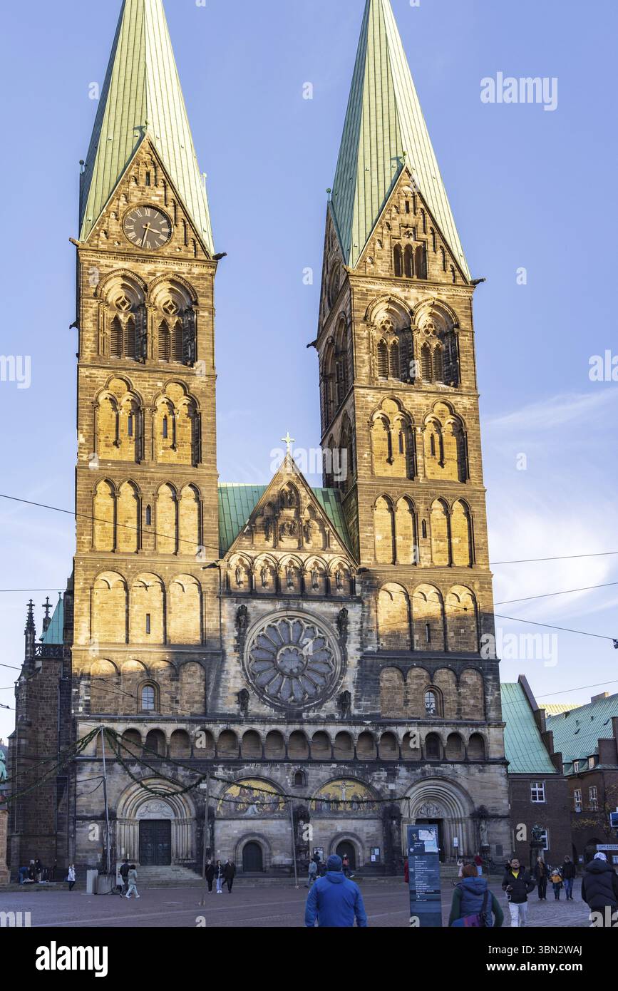 Bremen, Deutschland - 13. November 2022: Fassade des Bremer Doms in der Freie Hansestadt Bremen Stockfoto