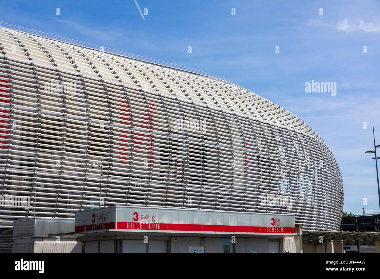 Frankreich, Nord, Lille. Das große Stadion Stade Pierre Mauroy befindet sich in Villeneuve-d'Ascq. (Architekt Pierre Ferret) Stockfoto