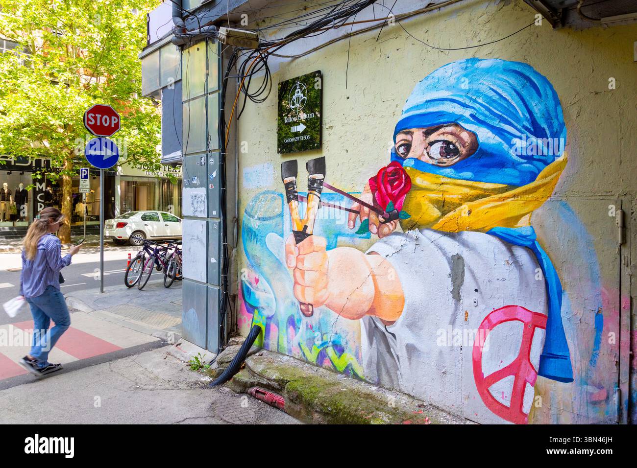 Tirana, Albanien. Street Art Franko Dine im Stadtzentrum Stockfoto