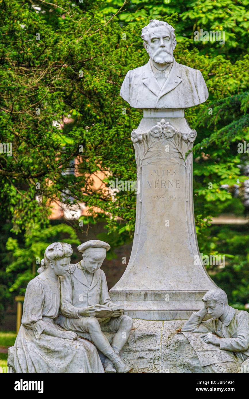 Frankreich, Hauts-de-France, Picardie, Somme, Amiens. Jules Verne Monument. Stockfoto