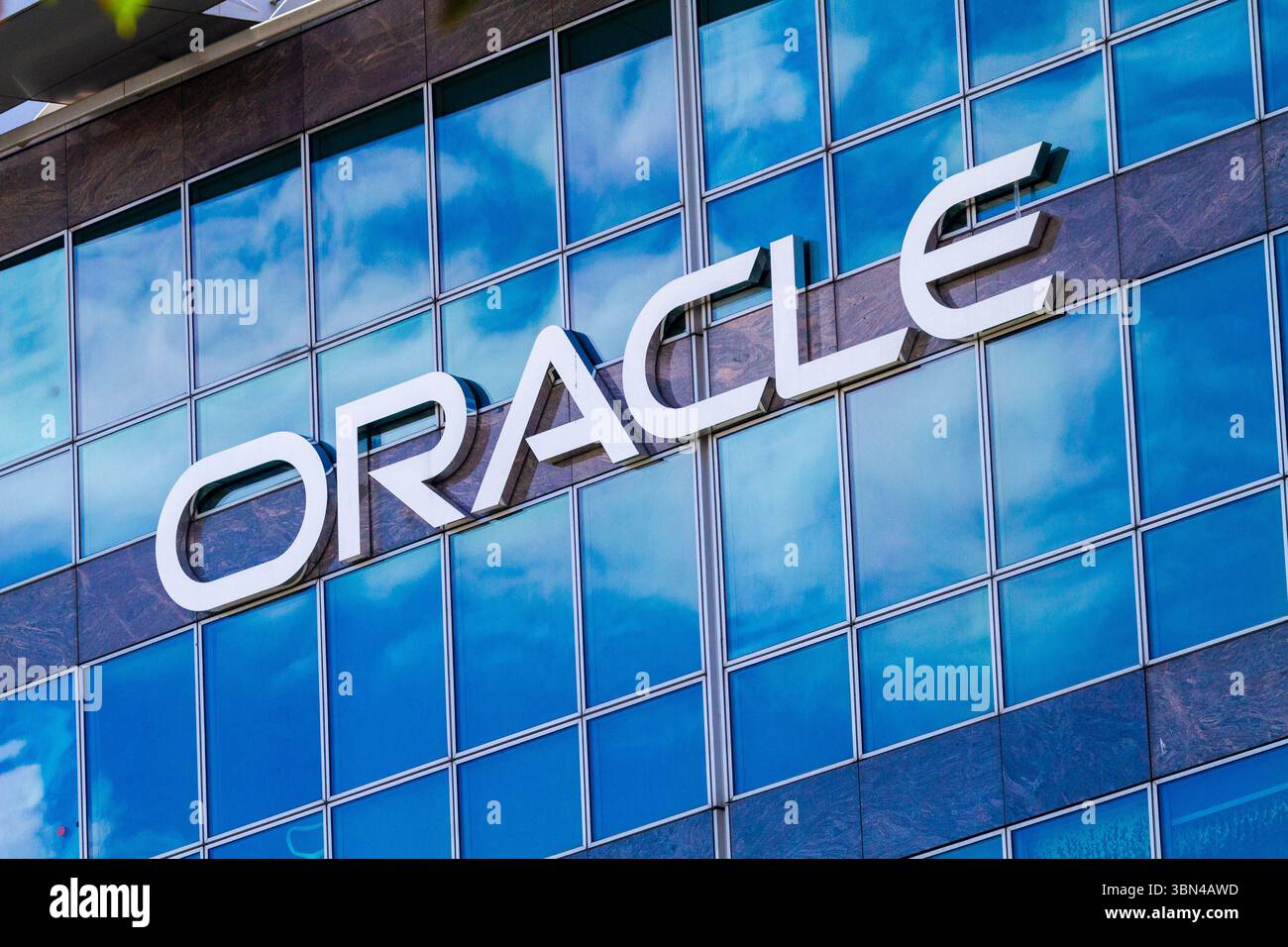 Frankreich, Ile de France, Hauts-de-seine, La Garenne-Colombesdie Fassade des Hauptsitzes der Oracle France-Gruppe. Stockfoto