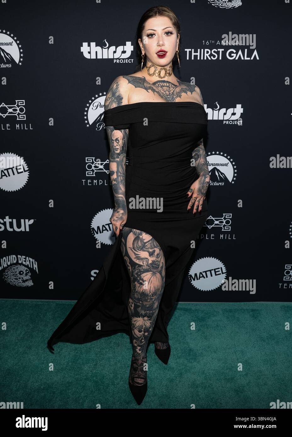 LOS ANGELES, KALIFORNIEN, USA - 28. JUNI: Ravengriim kommt zur 16. Jährlichen Durst Gala 2025, die am 28. Juni 2025 im SLS Hotel, A Luxury Collection Hotel, Beverly Hills, in Los Angeles, Kalifornien, USA stattfindet. (Foto: Kay Qiao/Image Press Agency) Stockfoto