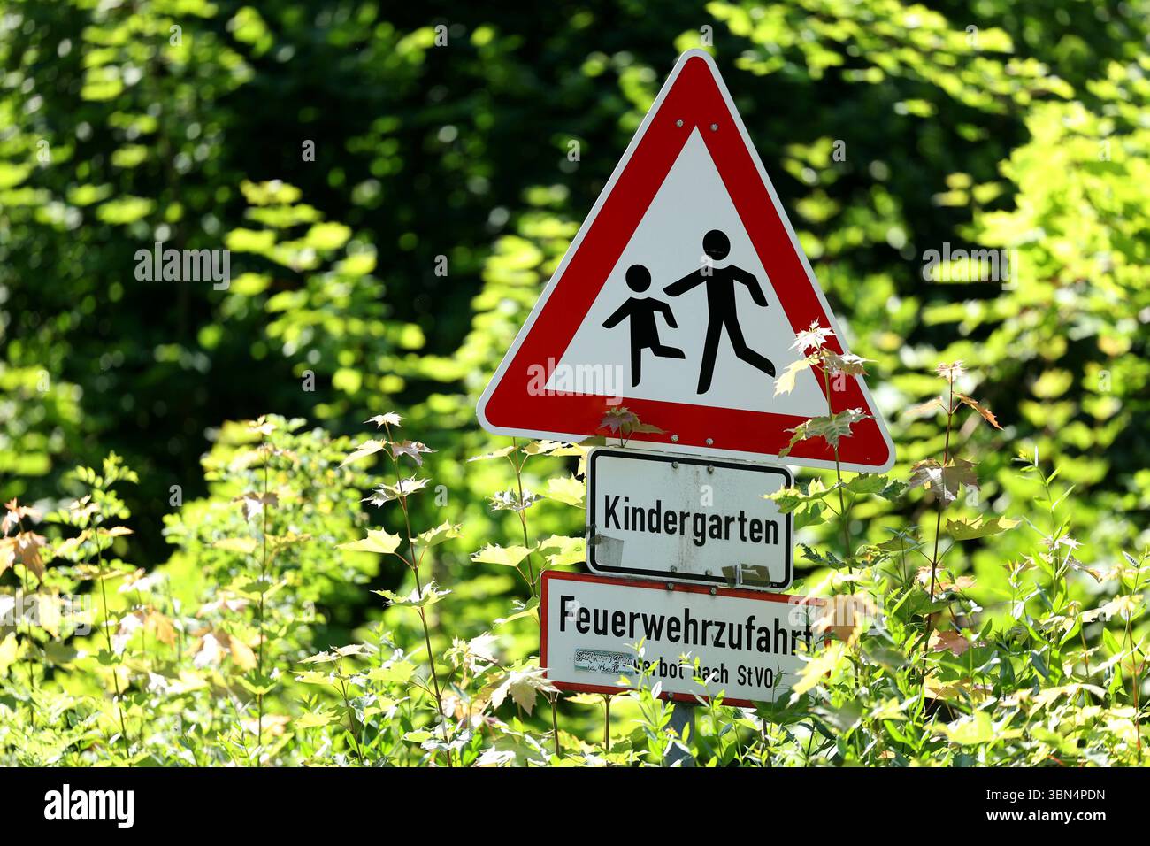 Verwunderlich Achtung Kinder Schild Beantragen Bildnull