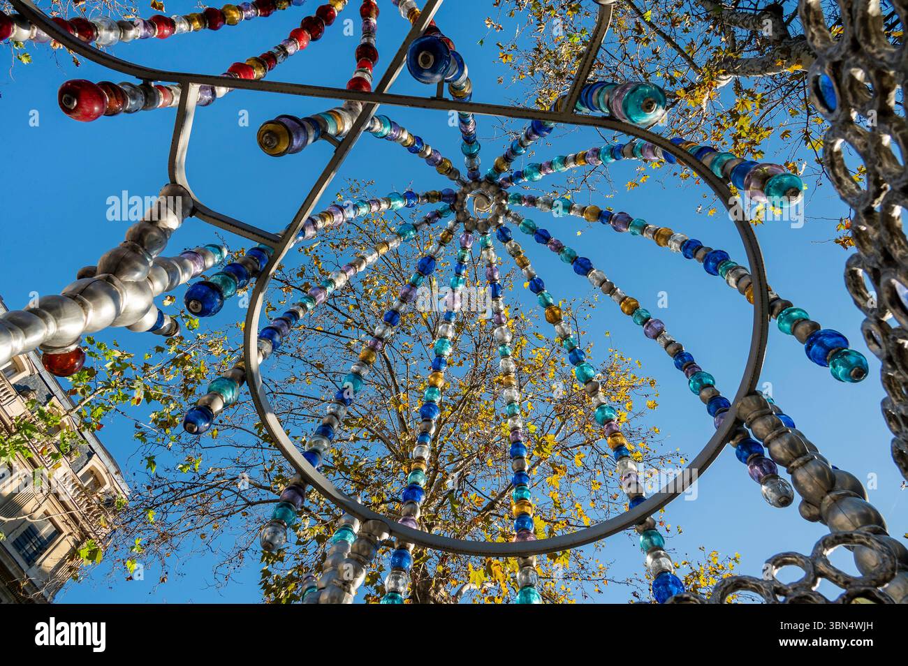 Frankreich. Paris. 1. Arrondissement. Colette Platzieren. „Le Kiosque des Noctambules“ ist der Name des U-Bahn-Eingangs des Palais Royal-Musee du Louvre s Stockfoto