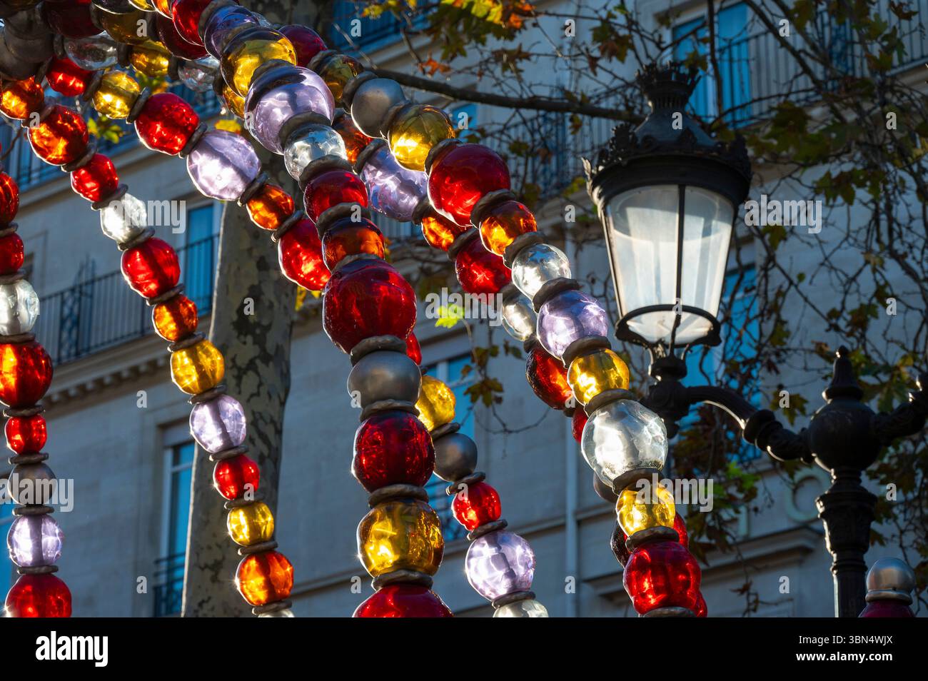 Frankreich. Paris. 1. Arrondissement. Colette Platzieren. „Le Kiosque des Noctambules“ ist der Name des U-Bahn-Eingangs des Palais Royal-Musee du Louvre s Stockfoto