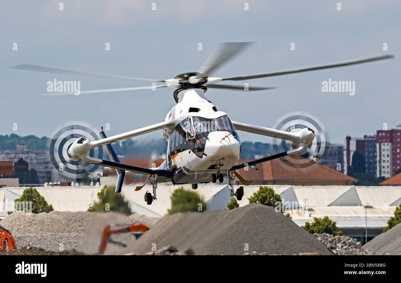 Airbus Helicopters RACER experimenteller Hochgeschwindigkeits-Verbundhubschrauber, der auf der Paris Air Show auftritt. Frankreich - 17. Juni 2025 Stockfoto