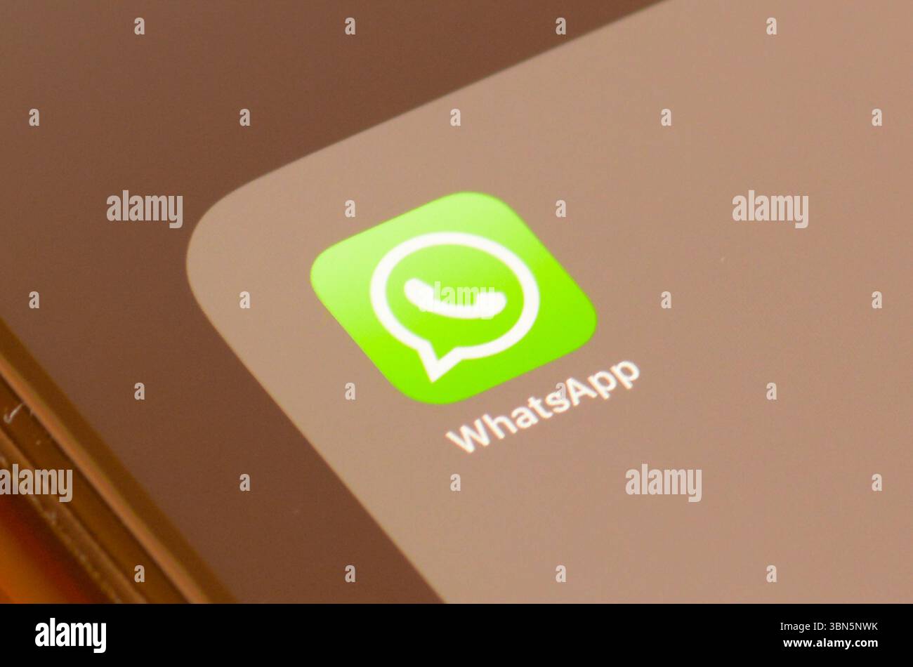WhatsApp App auf dem Smartphone-Bildschirm Stockfoto