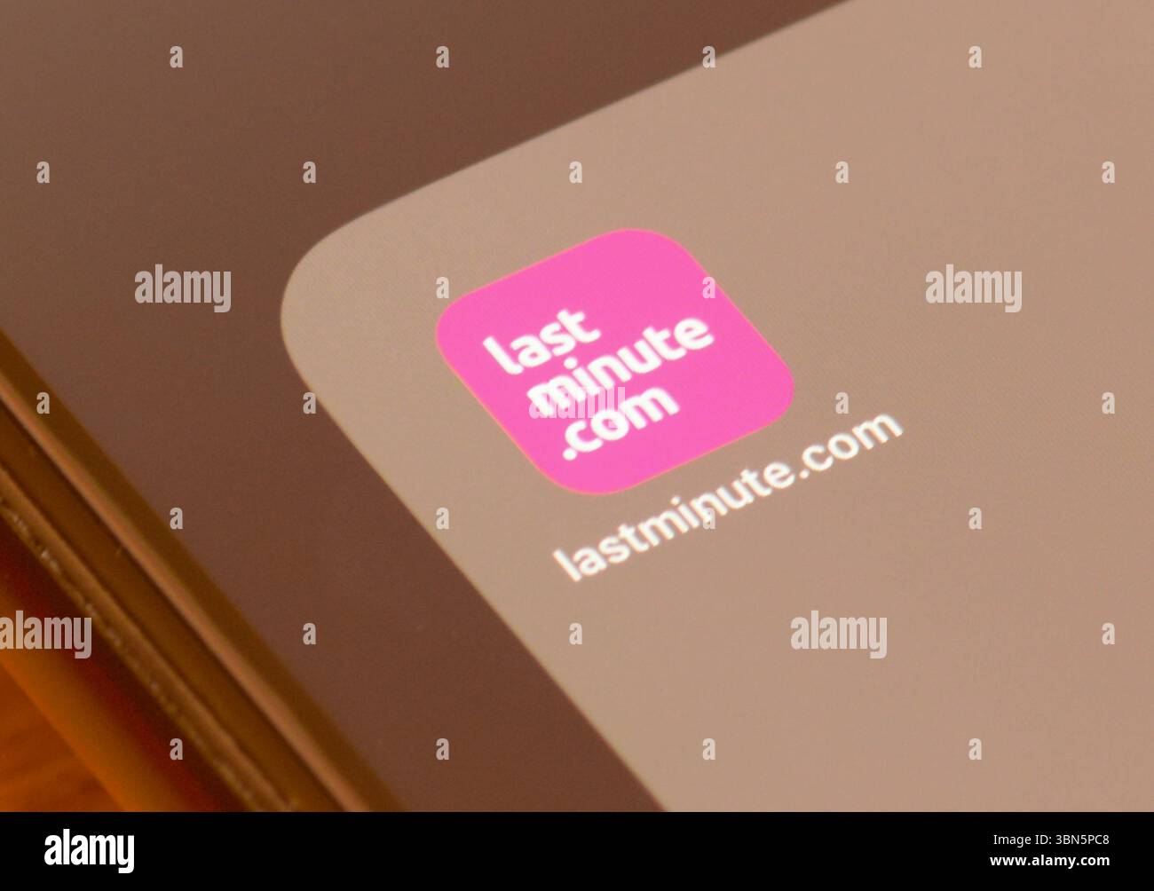 Lastminute dot com Travel App auf dem Smartphone-Bildschirm Stockfoto