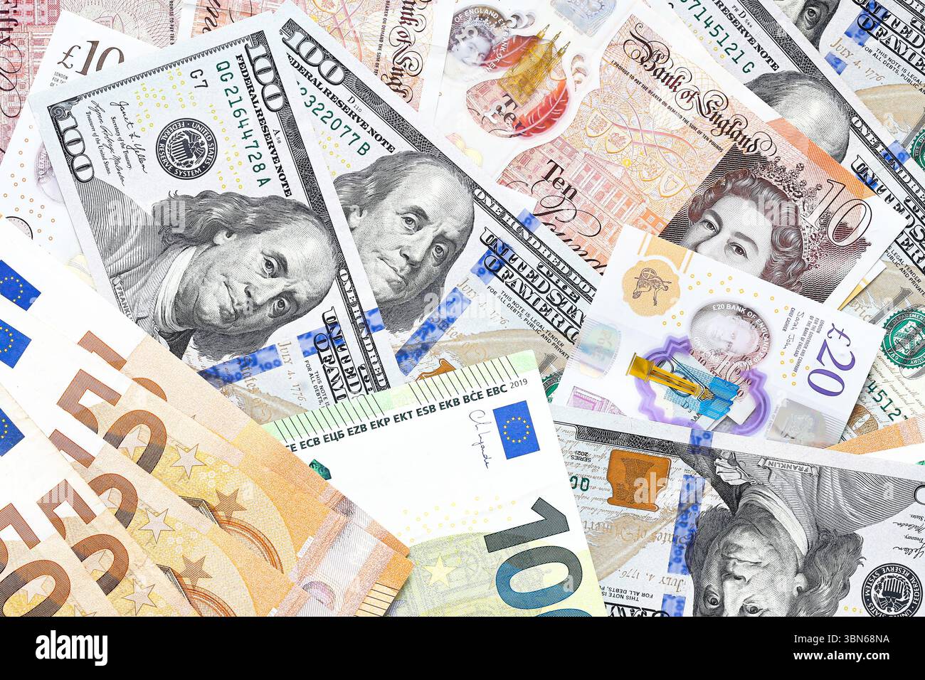 Verschiedene Weltnoten. Währung aus mehreren Ländern. Internationale Finanzen und Geldwechsel. Weltwirtschaftskonzept. Buntes Papiergeld. Stockfoto