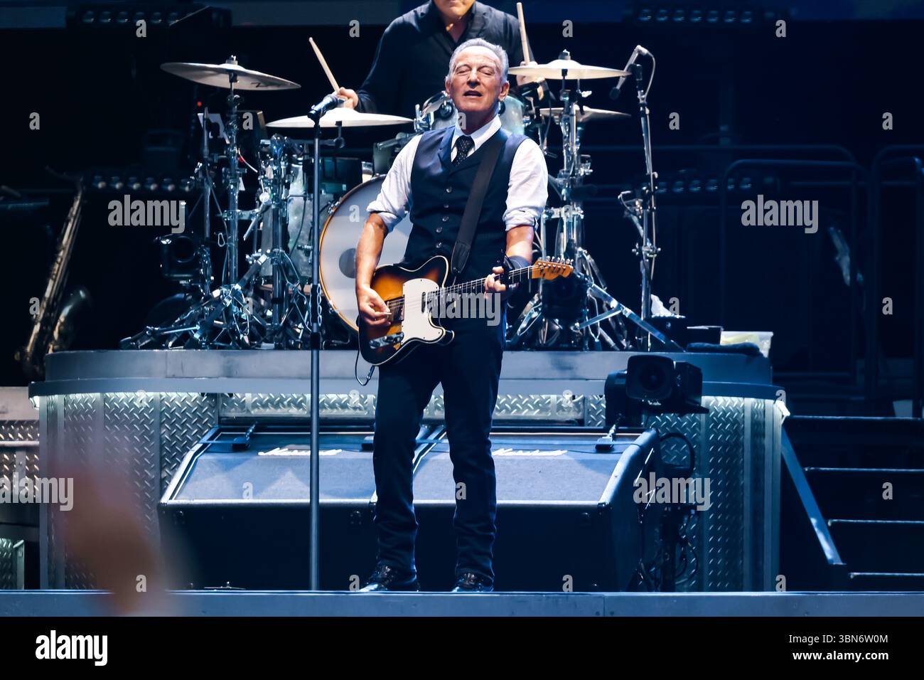 Mailand, Italien. 30. Juni 2025. Mailand, Bruce Springsteen tritt während der World Tour 2025 im San Siro Stadion auf. Auf dem Foto: Bruce Springsteen (Singer-Songwriter) Credit: Independent Photo Agency/Alamy Live News Stockfoto