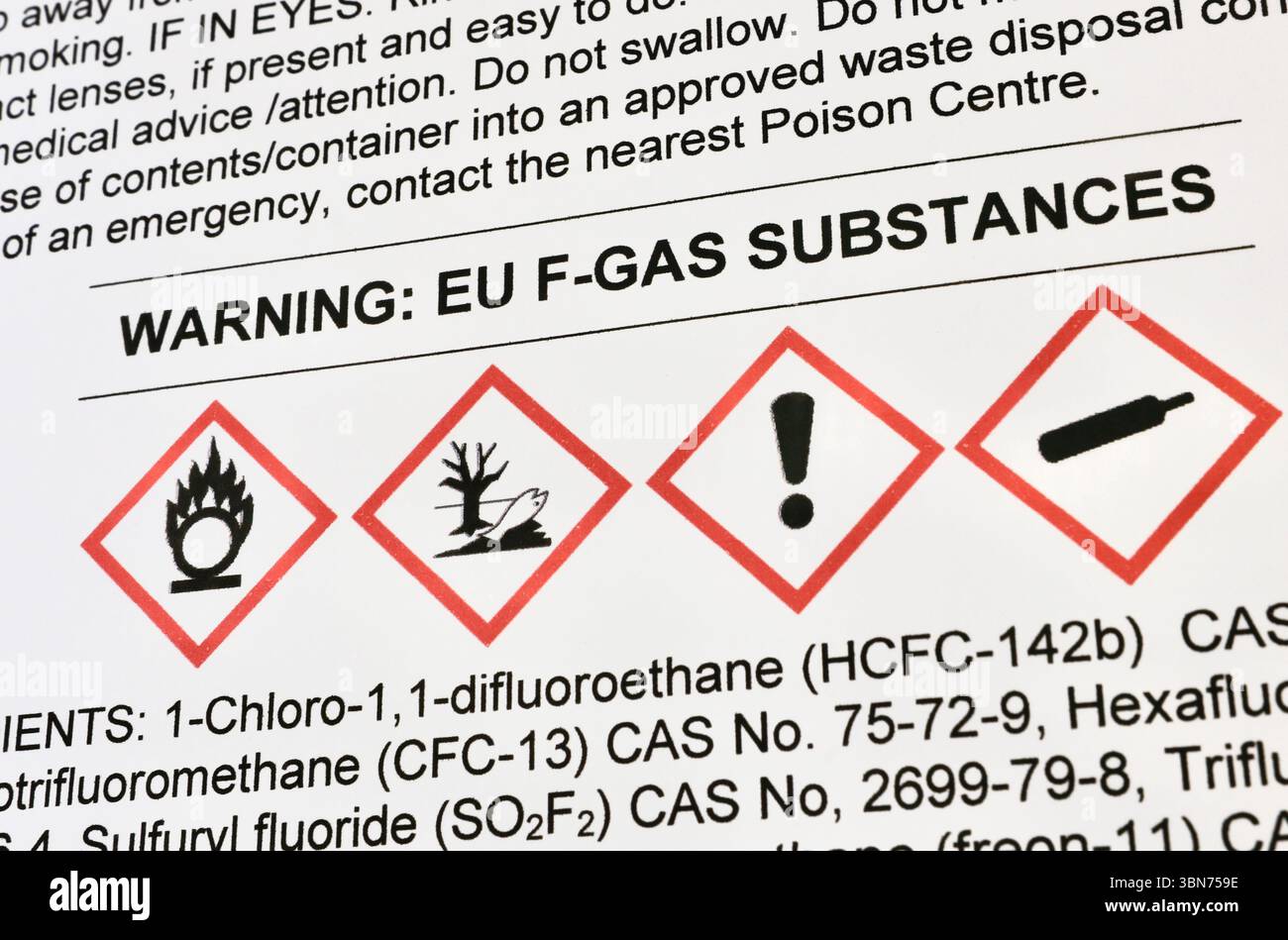 Das EU-Etikett verweist auf verbotene F-Gase gemäß der EU-Verordnung 517/2014, die das Klimarisiko durch industrielle Kältemittel und Emissionen hervorheben Stockfoto