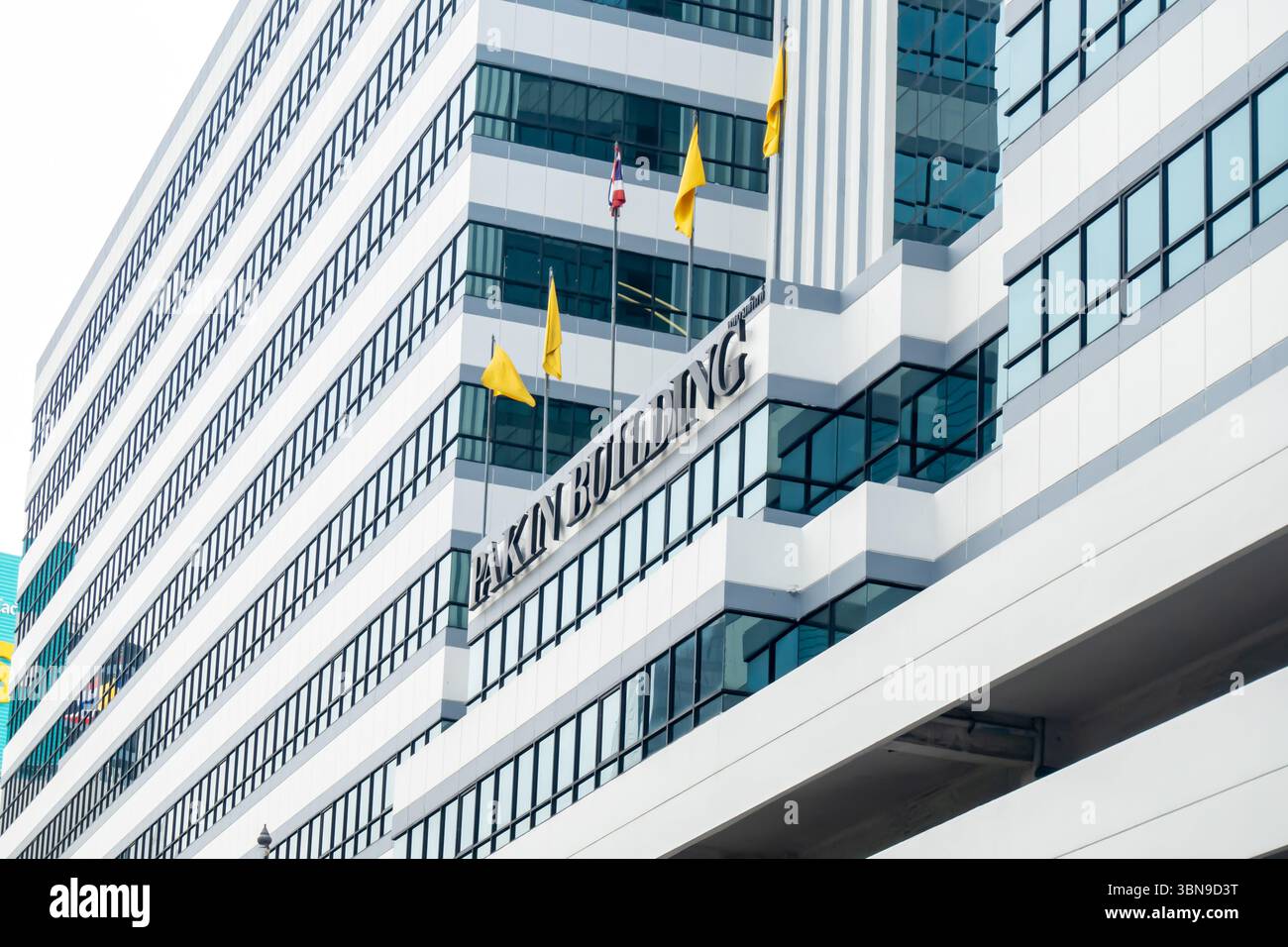 Pakin Building, Business Center in Ratchadaphisek Rd, DIN Daeng, Bangkok, Thailand Stockfoto