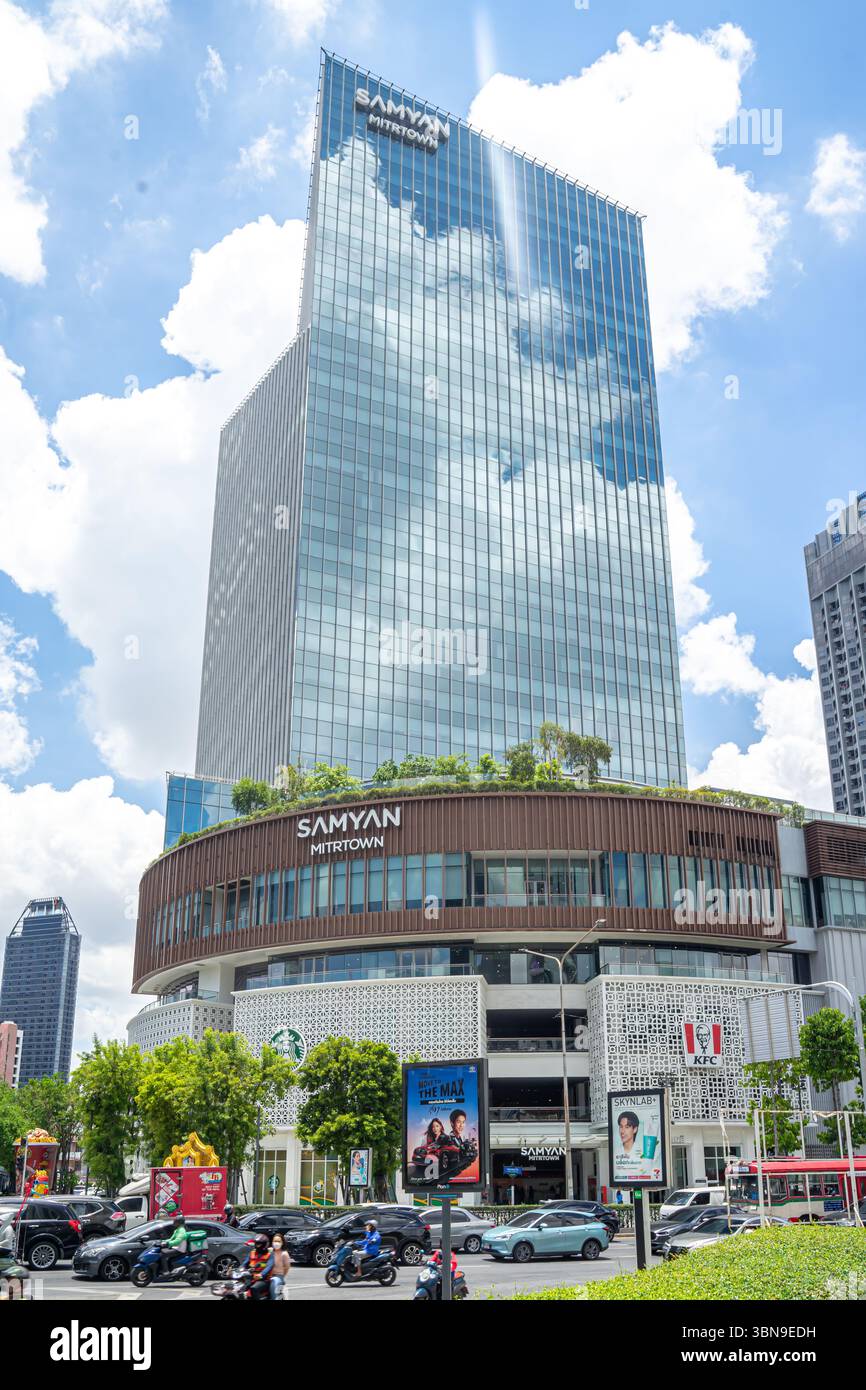 Samyan Mitrtown, ein gemischtes Einkaufs-, Büro-, Wohn- und Freizeitprojekt in Rama IV Rd, Wang Mai, Pathum Wan, Bangkok, Thailand Stockfoto