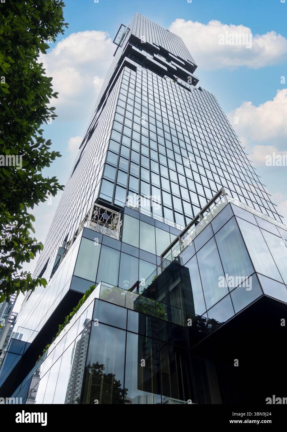 King Power Mahanakhon, ehemals MahaNakhon, ist ein Hochhaus mit gemischter Nutzung im zentralen Geschäftsviertel Silom/Sathon in Bangkok, Thailand Stockfoto