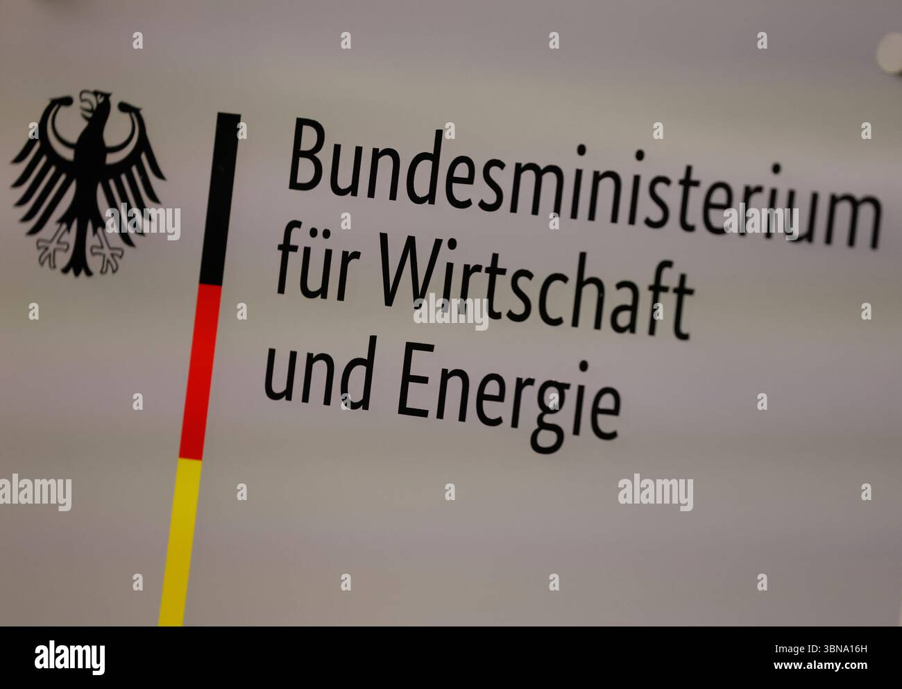 Deutschland, Berlin, Bundesministerium für Wirtschaft und Energie, Presseerklärung zu aktuellen Entwicklungen auf dem Gasmarkt am 01.07.2025 *** Deutschland, Berlin, Bundesministerium für Wirtschaft und Energie, Pressemitteilung zu aktuellen Entwicklungen auf dem Gasmarkt am 01 07 2025 Stockfoto
