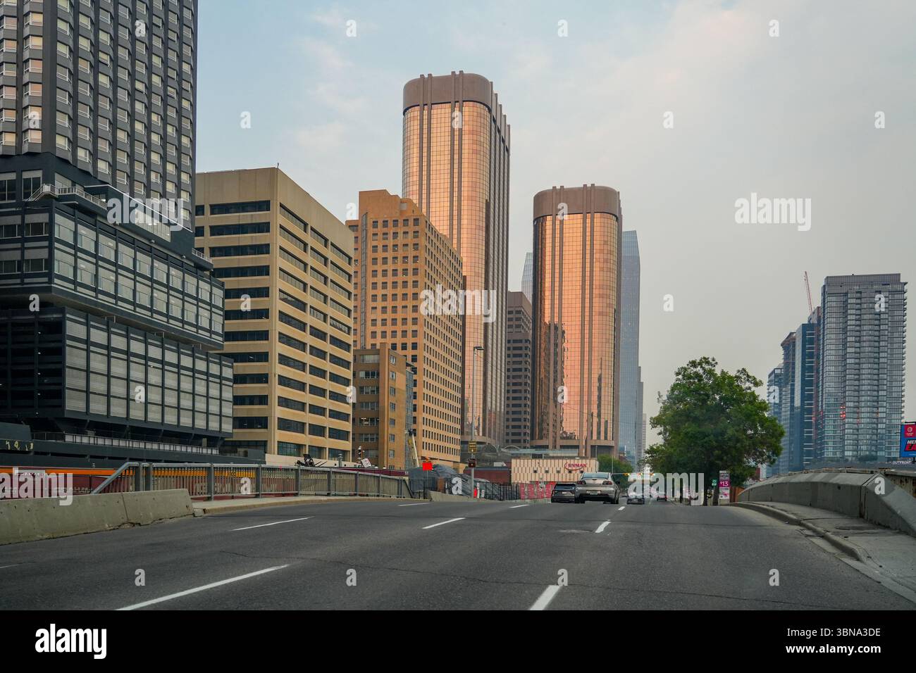 WESTERN Canadian Place entlang der 9th Avenue SW in Downtown Calgary, Alberta, Kanada Stockfoto