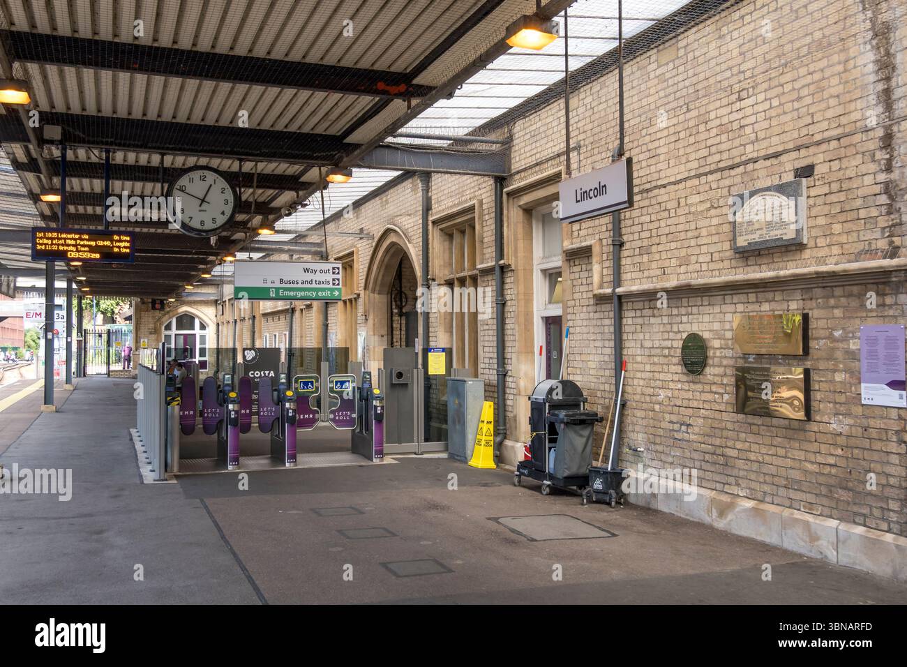 Bahnsteig 3a Bahnhof Lincoln, Lincoln City, Lincolnshire, England, Vereinigtes Königreich Stockfoto