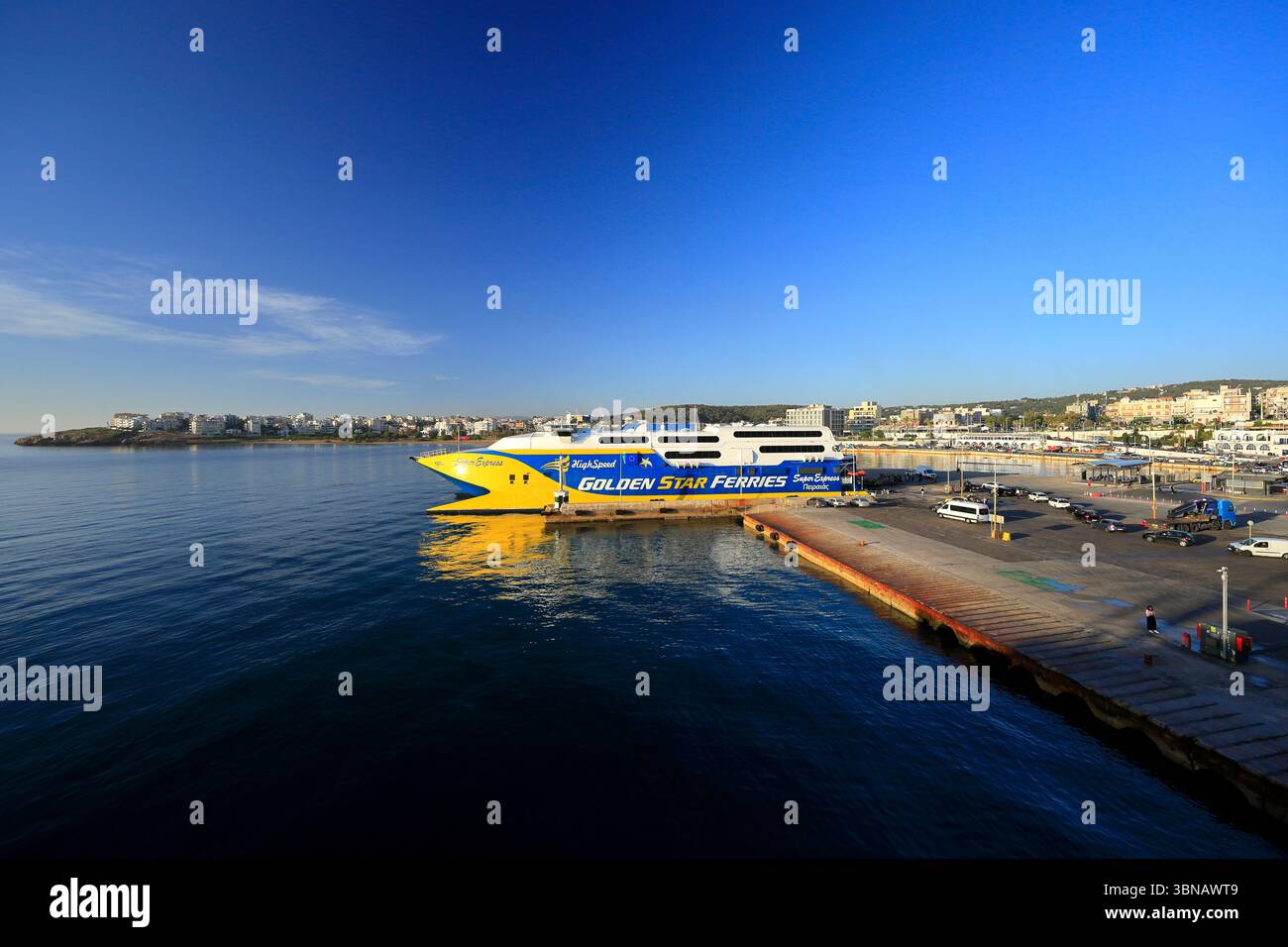 Golden Star Super Express Fähre, Rafina Hafen, Athen, Griechenland. Stockfoto