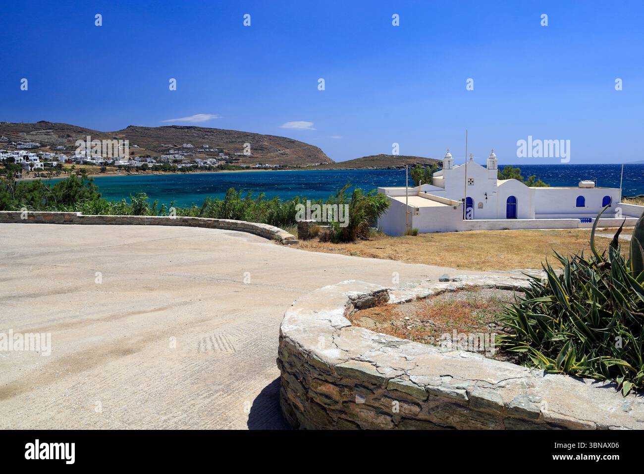 Agios Sostis Griechisch-Orthodoxe Kirche, Agios Sostis, Tinos, Kykladen, Griechenland. Stockfoto