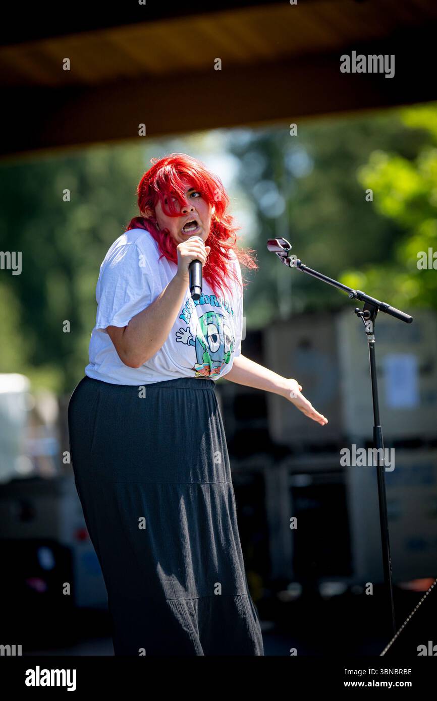 K, Sänger mit den Coyotes, Teen Rock and Roll, Golden Spike Days, Port Moody. British Columbia, Kanada Stockfoto