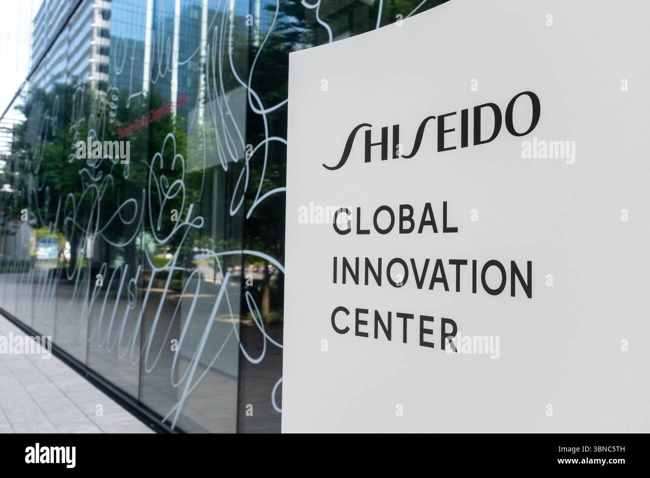 Yokohama, Japan. 30. Juni 2025. Das Büro von Shiseido wird am Montag, dem 30. Juni 2025, in Yokohama, Japan, besucht. (Yichuan Cao/SIPA USA) Credit: SIPA USA/Alamy Live News Stockfoto