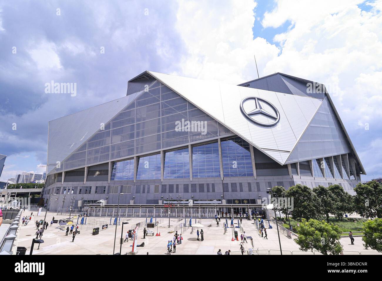 Atlanta, Georgia, USA. Juli 2025. firo: 02.07.2025, Fußball: International, FIFA Club-Weltmeisterschaft 2025, FIFA Club-Weltmeisterschaft 2025, Achtelfinale BVB Borussia Dortmund - CF Monterrey 2:1 Allgemeine Ansicht Stadionübersicht Stadion Mercedes-Benz Stadium am 01. Juli 2025 in Atlanta, Georgia, USA. Quelle: dpa/Alamy Live News Stockfoto